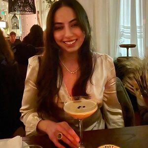 Meet your Posher, Kayla